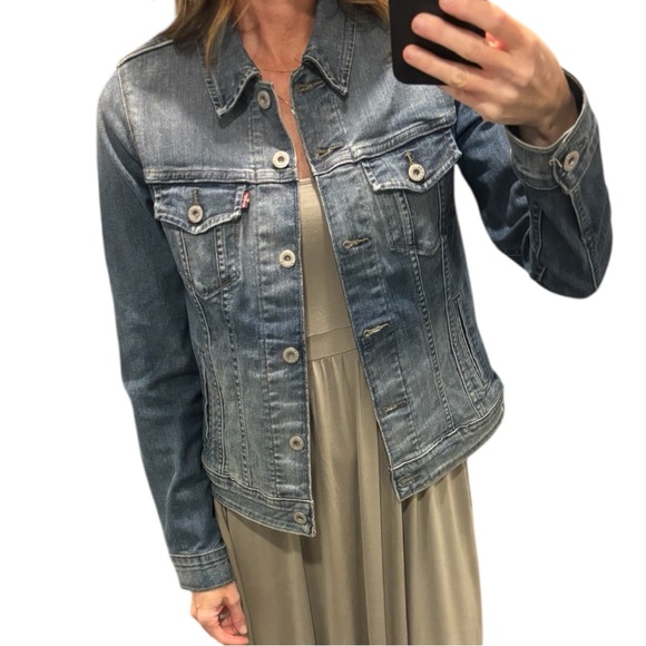Levi's Slim Fit Denim Jacket Size Small - Picture 3 of 8